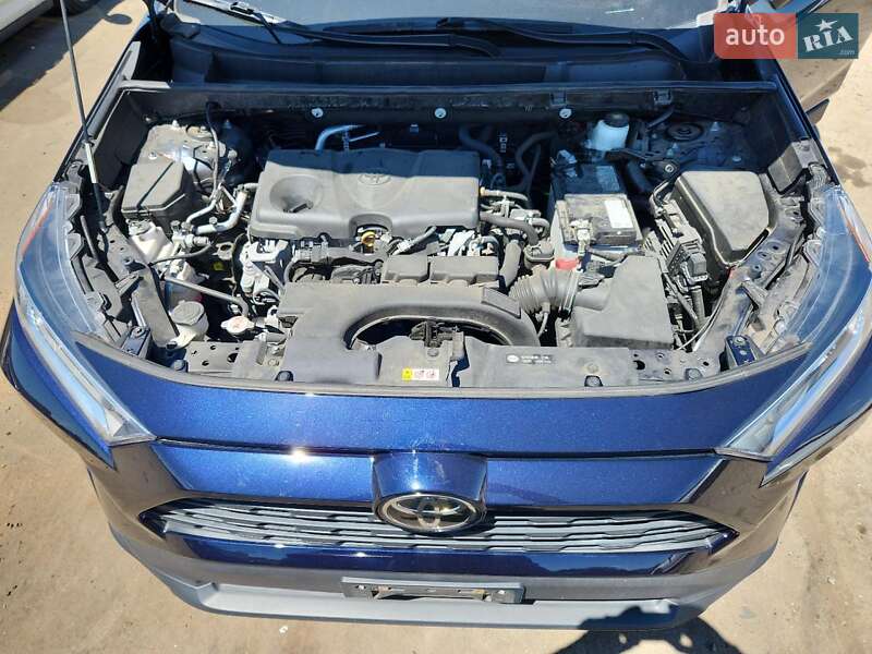 Внедорожник / Кроссовер Toyota RAV4 2021 в Черновцах