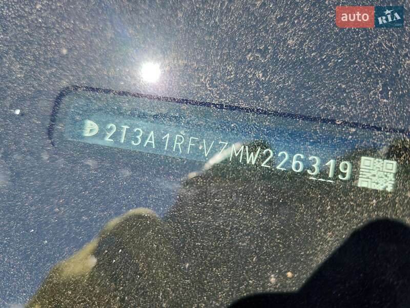 Внедорожник / Кроссовер Toyota RAV4 2021 в Черновцах