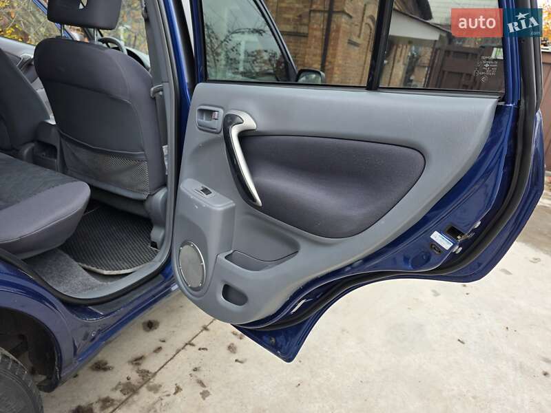 Внедорожник / Кроссовер Toyota RAV4 2003 в Бердичеве фото 6 Внедорожник / Кроссовер Toyota RAV4 2003 в Бердичеве