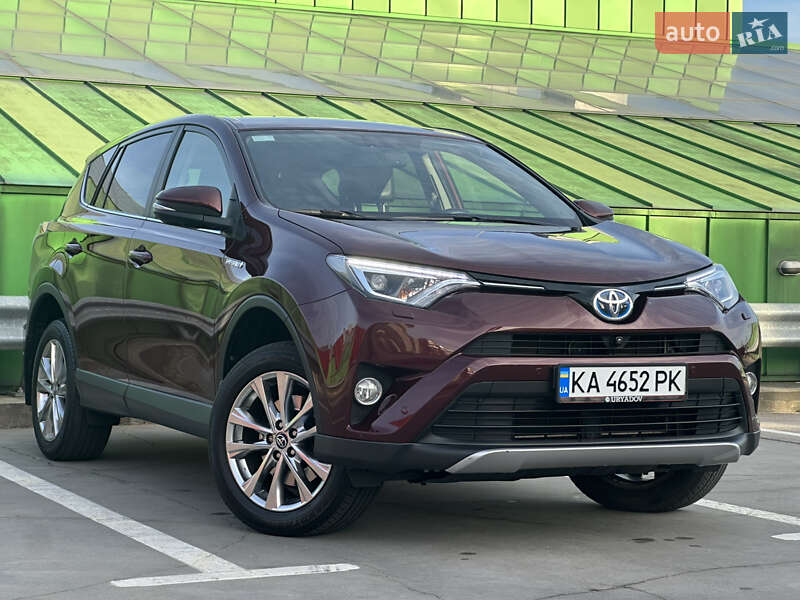 Внедорожник / Кроссовер Toyota RAV4 2017 в Киеве