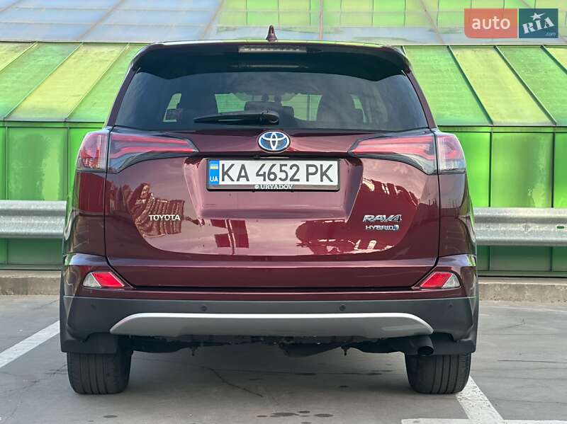 Внедорожник / Кроссовер Toyota RAV4 2017 в Киеве