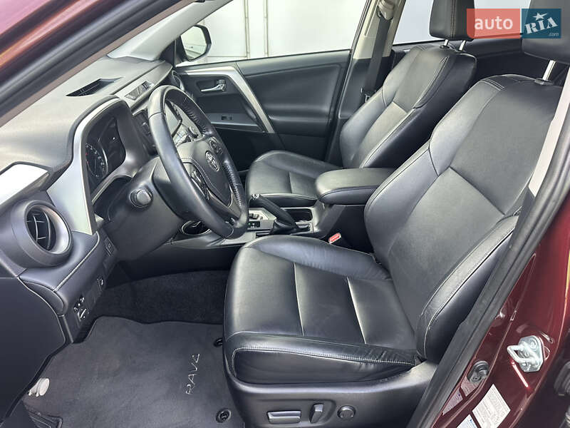 Внедорожник / Кроссовер Toyota RAV4 2017 в Киеве