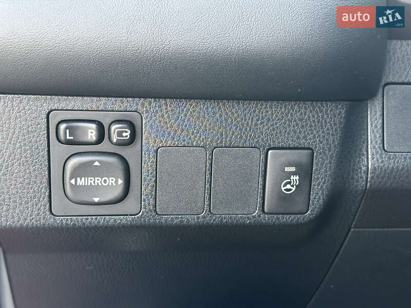 Внедорожник / Кроссовер Toyota RAV4 2017 в Киеве