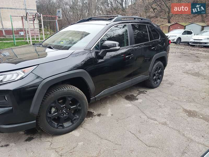 Внедорожник / Кроссовер Toyota RAV4 2019 в Киеве