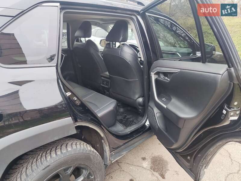 Внедорожник / Кроссовер Toyota RAV4 2019 в Киеве