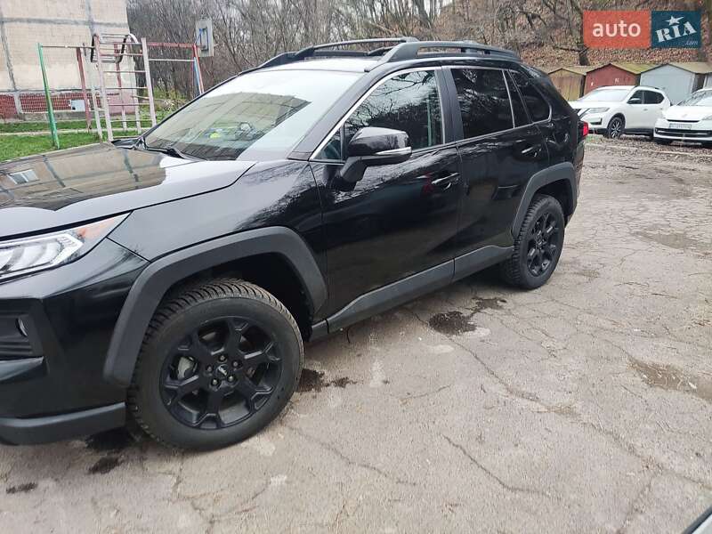 Внедорожник / Кроссовер Toyota RAV4 2019 в Киеве