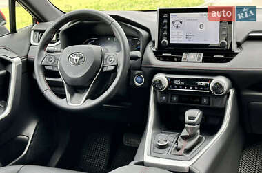 Внедорожник / Кроссовер Toyota RAV4 2021 в Киеве