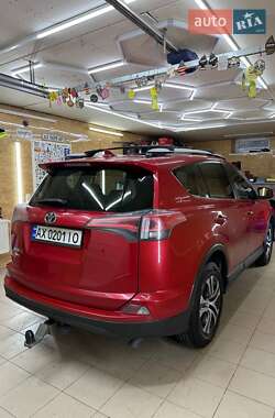 Внедорожник / Кроссовер Toyota RAV4 2016 в Харькове