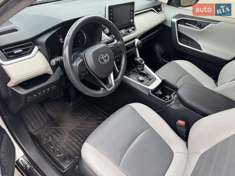 Внедорожник / Кроссовер Toyota RAV4 2019 в Киеве фото 21 Внедорожник / Кроссовер Toyota RAV4 2019 в Киеве