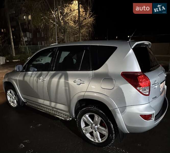 Позашляховик / Кросовер Toyota RAV4 2007 в Коростені