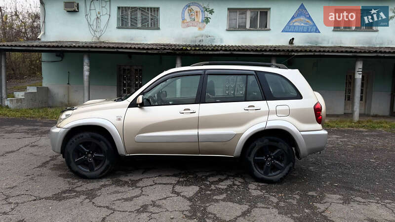 Внедорожник / Кроссовер Toyota RAV4 2005 в Тячеве