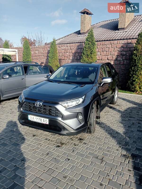 Внедорожник / Кроссовер Toyota RAV4 2021 в Кропивницком