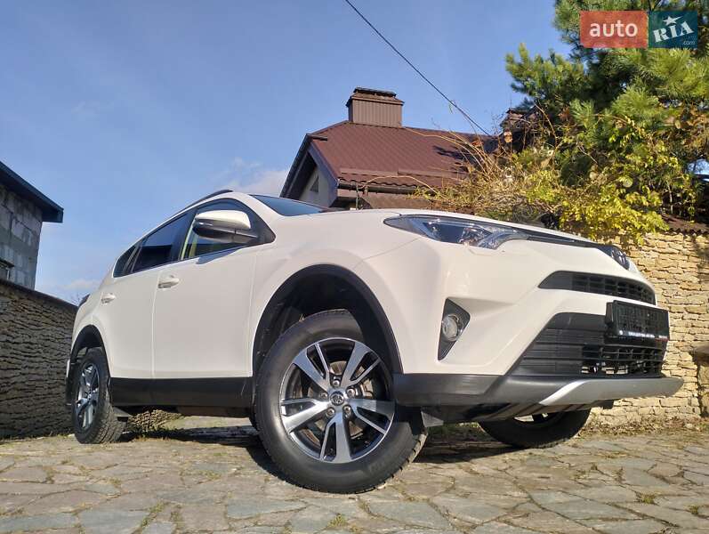 Внедорожник / Кроссовер Toyota RAV4 2018 в Ровно фото 38 Внедорожник / Кроссовер Toyota RAV4 2018 в Ровно
