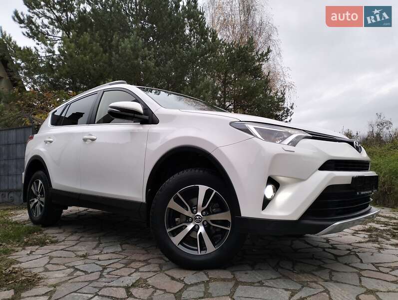 Внедорожник / Кроссовер Toyota RAV4 2018 в Ровно фото 28 Внедорожник / Кроссовер Toyota RAV4 2018 в Ровно