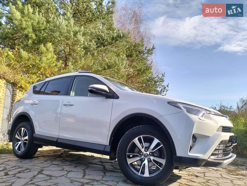 Внедорожник / Кроссовер Toyota RAV4 2018 в Ровно фото 33 Внедорожник / Кроссовер Toyota RAV4 2018 в Ровно