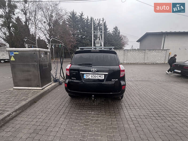 Внедорожник / Кроссовер Toyota RAV4 2012 в Львове
