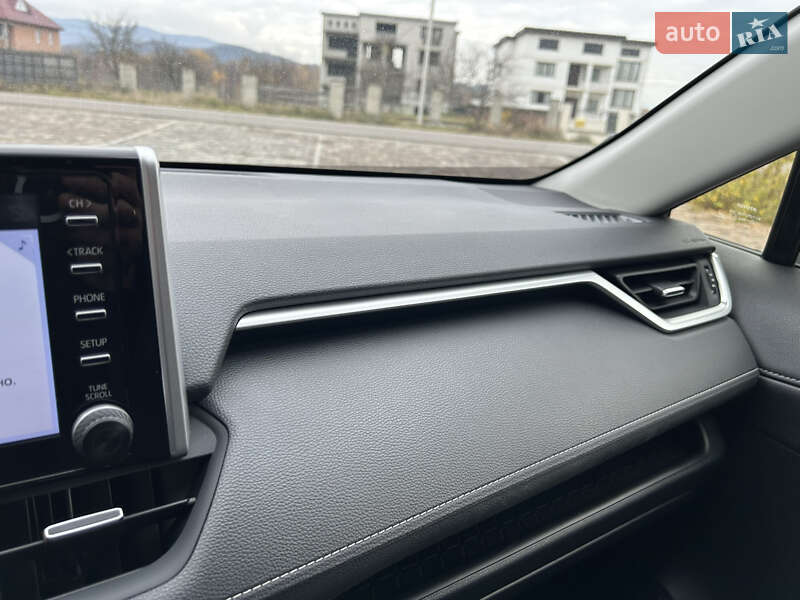 Внедорожник / Кроссовер Toyota RAV4 2019 в Тячеве