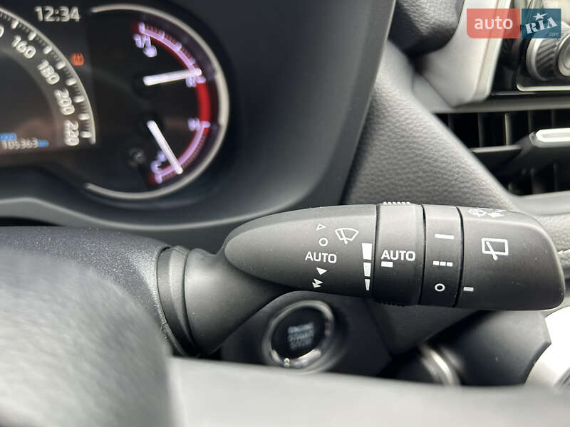 Внедорожник / Кроссовер Toyota RAV4 2019 в Тячеве