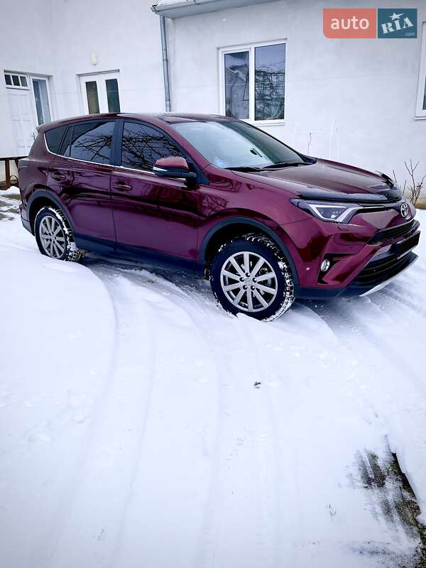 Внедорожник / Кроссовер Toyota RAV4 2017 в Ивано-Франковске фото Внедорожник / Кроссовер Toyota RAV4 2017 в Ивано-Франковске