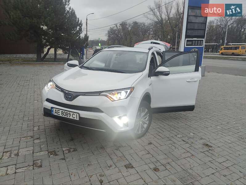 Позашляховик / Кросовер Toyota RAV4 2018 в Дніпрі фото 2 Позашляховик / Кросовер Toyota RAV4 2018 в Дніпрі