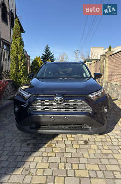 Внедорожник / Кроссовер Toyota RAV4 2021 в Кременчуге