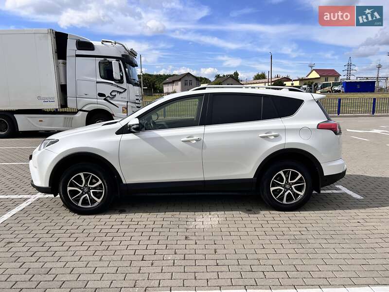 Внедорожник / Кроссовер Toyota RAV4 2018 в Нововолынске фото 24 Внедорожник / Кроссовер Toyota RAV4 2018 в Нововолынске