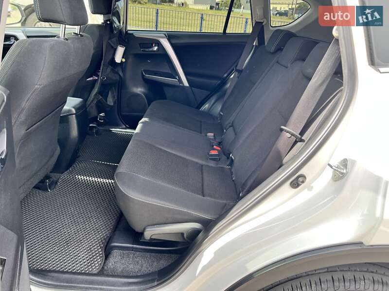 Внедорожник / Кроссовер Toyota RAV4 2018 в Нововолынске фото 69 Внедорожник / Кроссовер Toyota RAV4 2018 в Нововолынске