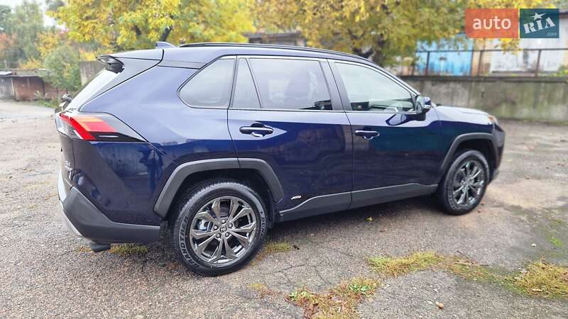 Позашляховик / Кросовер Toyota RAV4 2023 в Києві
