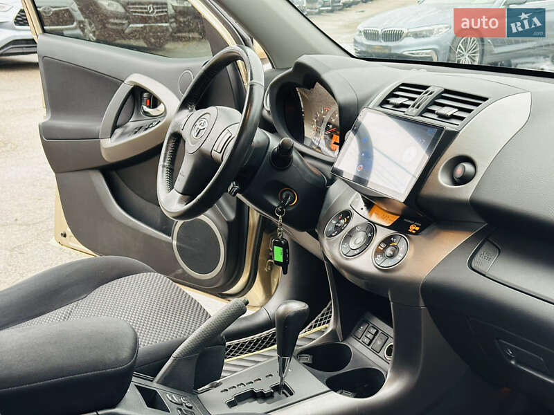 Внедорожник / Кроссовер Toyota RAV4 2009 в Харькове