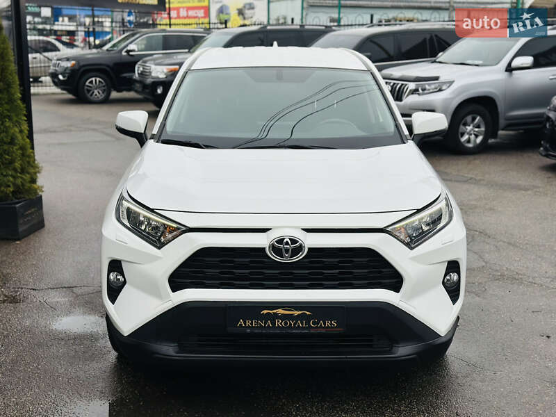 Внедорожник / Кроссовер Toyota RAV4 2021 в Харькове