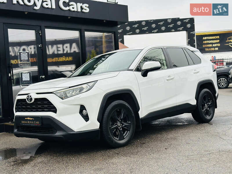 Внедорожник / Кроссовер Toyota RAV4 2021 в Харькове