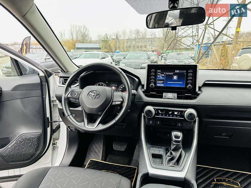 Внедорожник / Кроссовер Toyota RAV4 2021 в Харькове