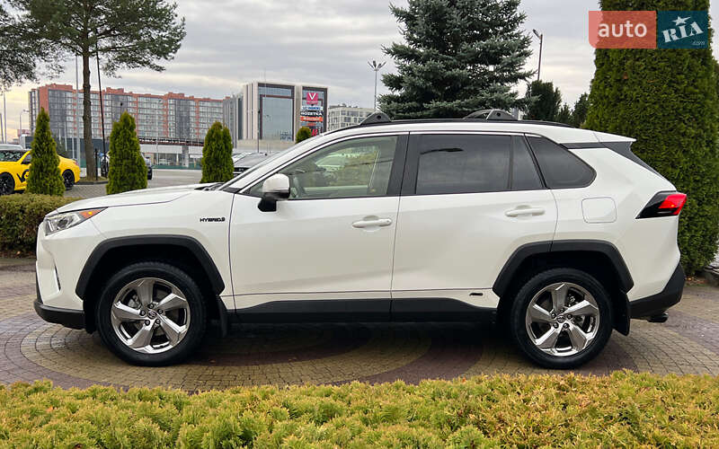 Позашляховик / Кросовер Toyota RAV4 2021 в Львові