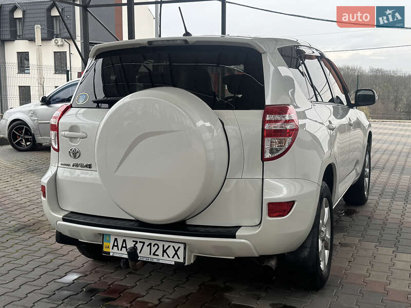 Внедорожник / Кроссовер Toyota RAV4 2011 в Виннице