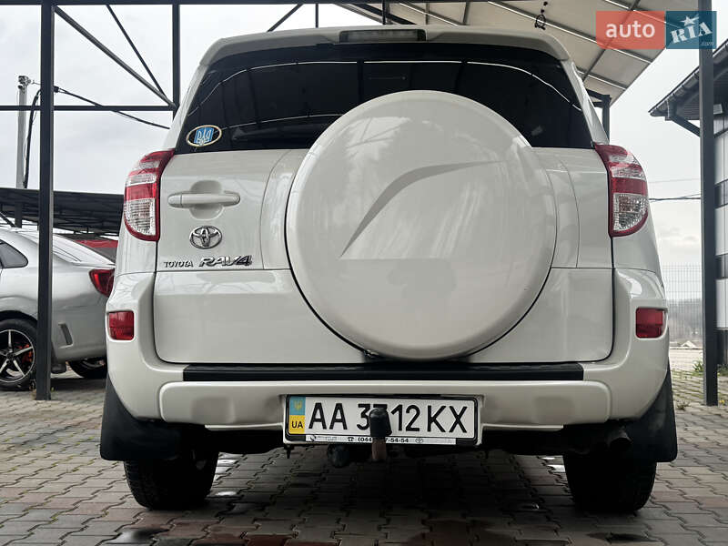 Внедорожник / Кроссовер Toyota RAV4 2011 в Виннице