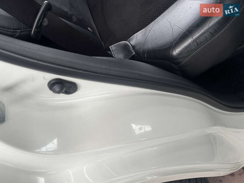 Внедорожник / Кроссовер Toyota RAV4 2011 в Виннице