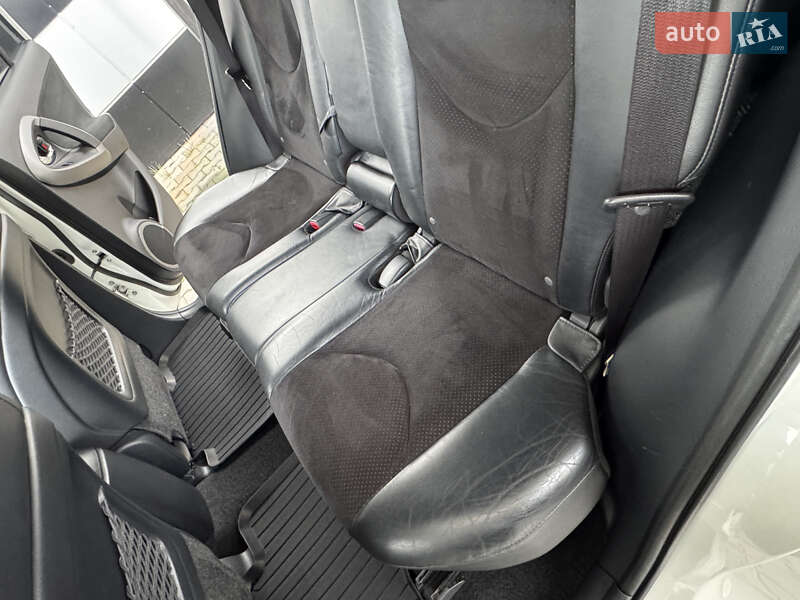 Внедорожник / Кроссовер Toyota RAV4 2011 в Виннице