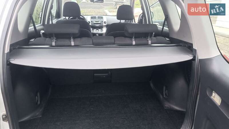 Внедорожник / Кроссовер Toyota RAV4 2006 в Каменке