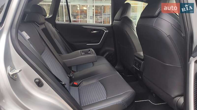 Внедорожник / Кроссовер Toyota RAV4 2024 в Киеве