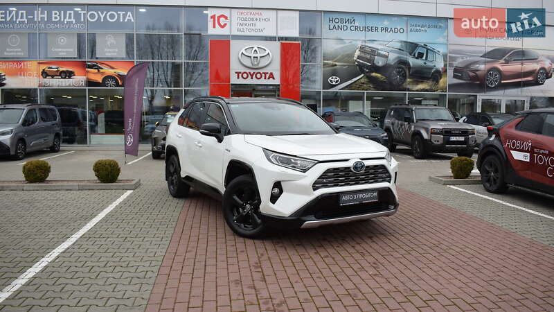 Внедорожник / Кроссовер Toyota RAV4 2020 в Житомире