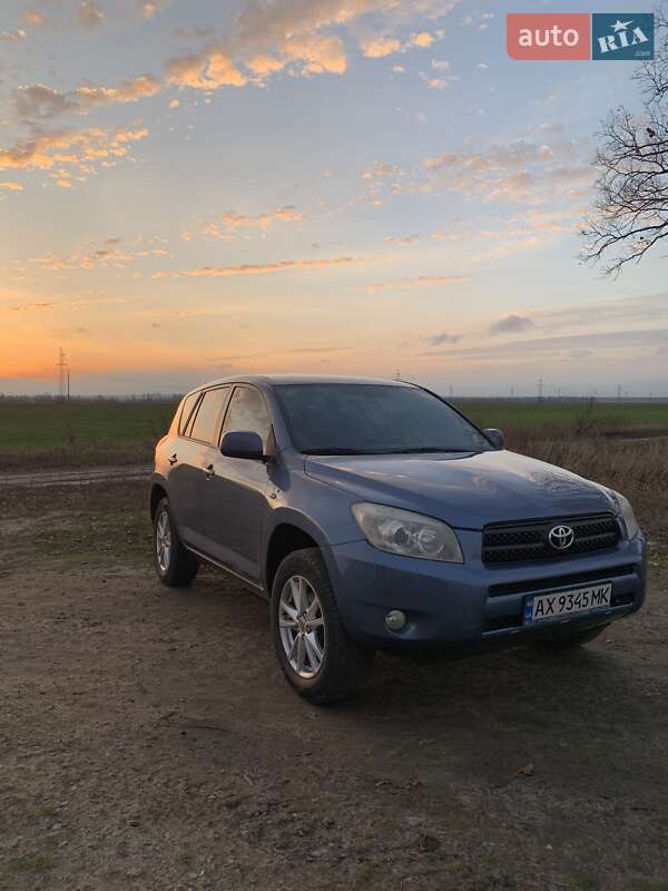 Позашляховик / Кросовер Toyota RAV4 2007 в Харкові