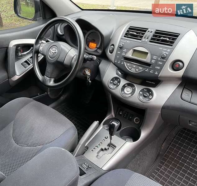 Внедорожник / Кроссовер Toyota RAV4 2008 в Киеве