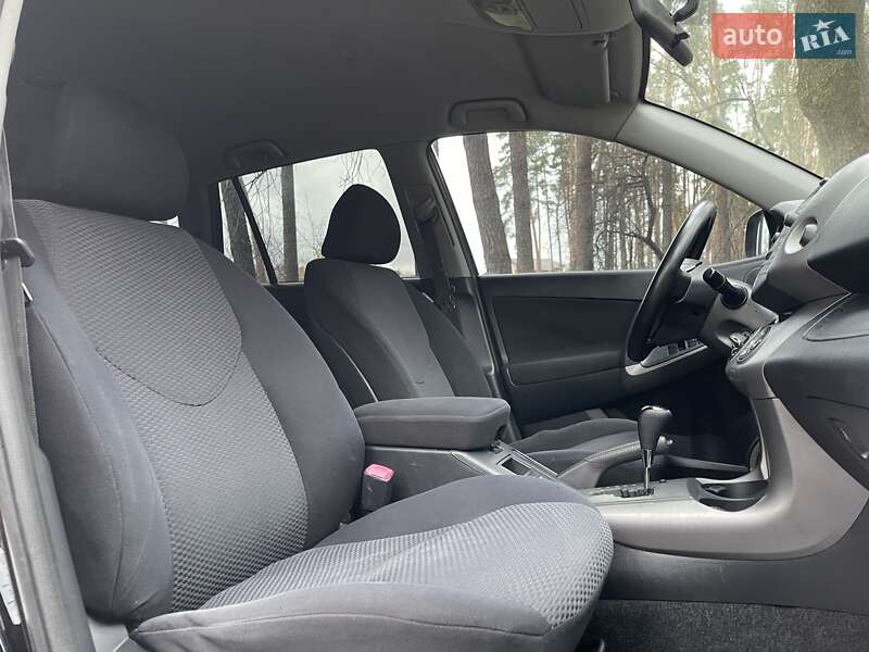 Внедорожник / Кроссовер Toyota RAV4 2008 в Киеве