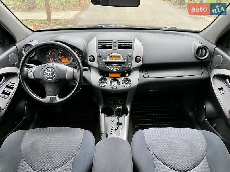 Внедорожник / Кроссовер Toyota RAV4 2008 в Киеве