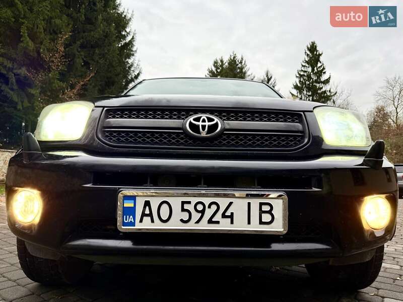 Внедорожник / Кроссовер Toyota RAV4 2005 в Солотвине