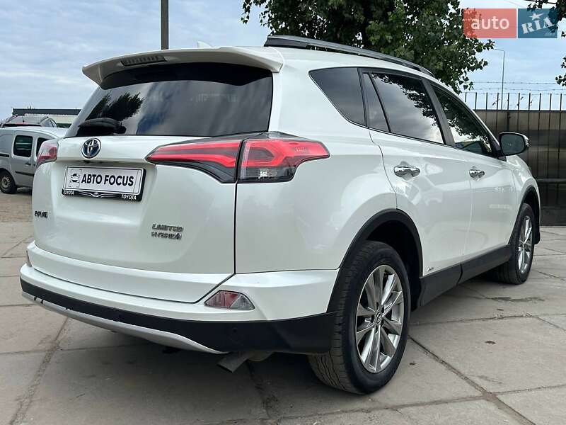 Внедорожник / Кроссовер Toyota RAV4 2017 в Киеве