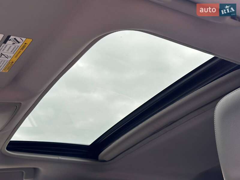 Внедорожник / Кроссовер Toyota RAV4 2017 в Киеве