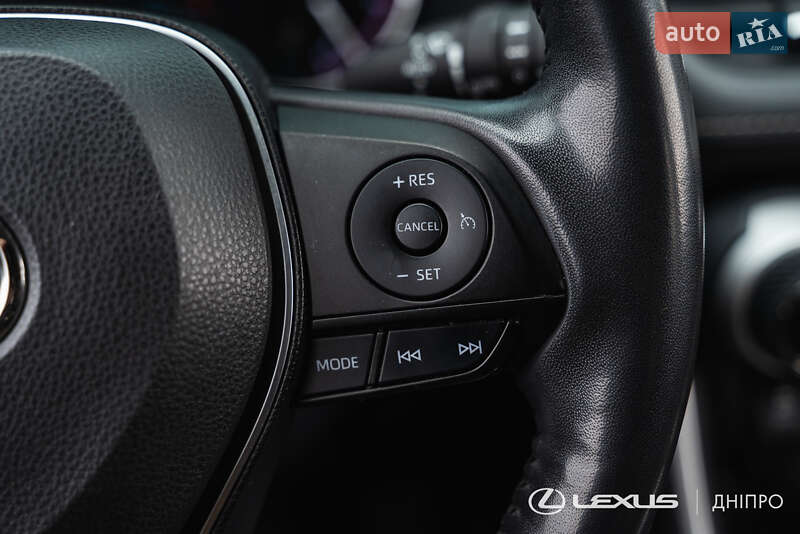 Внедорожник / Кроссовер Toyota RAV4 2019 в Днепре