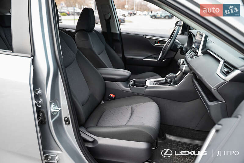 Внедорожник / Кроссовер Toyota RAV4 2019 в Днепре