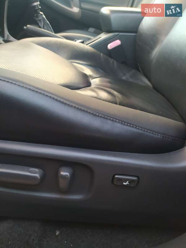 Внедорожник / Кроссовер Toyota RAV4 2007 в Дубно